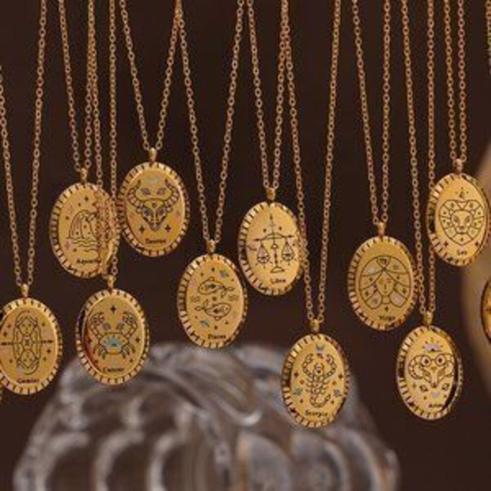 SAGITTARIUS--NEW 18K Gold Plated Sagittarius Sign Zodiac Oval Pendant Necklace - Picture 3 of 5